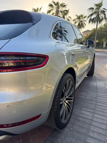 Porsche Macan 3.6L Turbo w/ Performance Package 2015