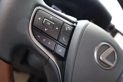 New Lexus ES 350 4 door 3.5L 2023