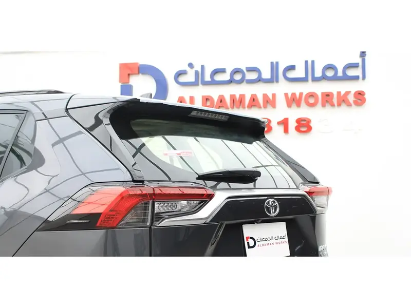 استكشف undefined undefined الصور الخارجية والداخلية. اكتشف جميع جوانب وتفاصيل السيارات.