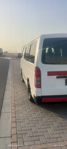 Toyota Hiace 3.5L Commuter GL (13 seater) A/T 2008