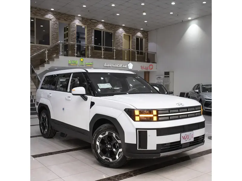 Discover undefined undefined Exterior Interior Images.Find all aspects and details of cars.