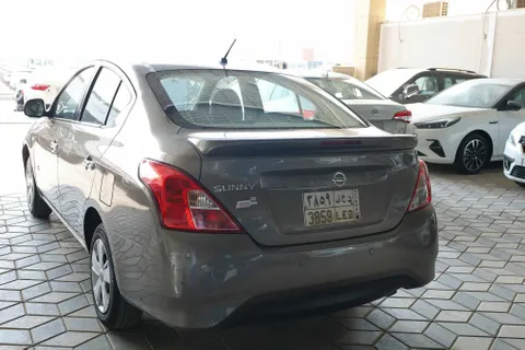 Nissan Sunny 2019