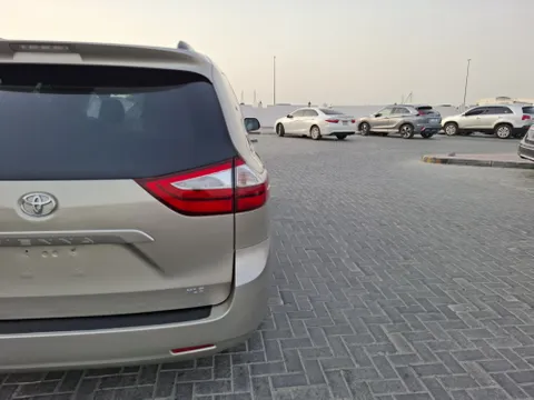 Toyota Sienna 2017
