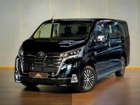 Discover undefined undefined Exterior Interior Images.Find all aspects and details of cars.