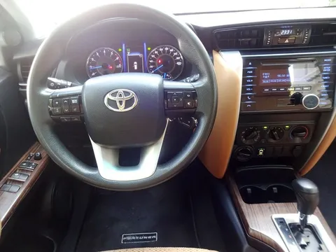 Toyota Fortuner 2.7L (4X4) 2020