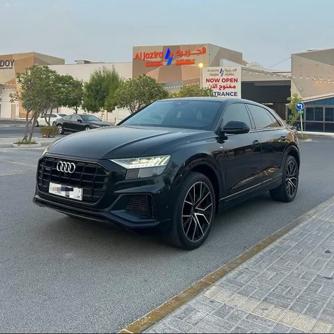 Audi Q8 55 TFSI quattro 340 HP 2021