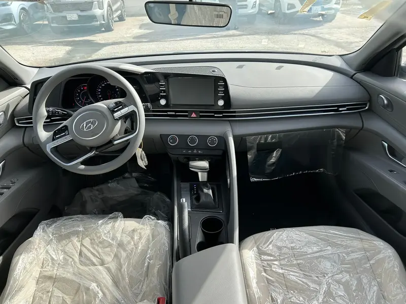 Hyundai Elantra 2023