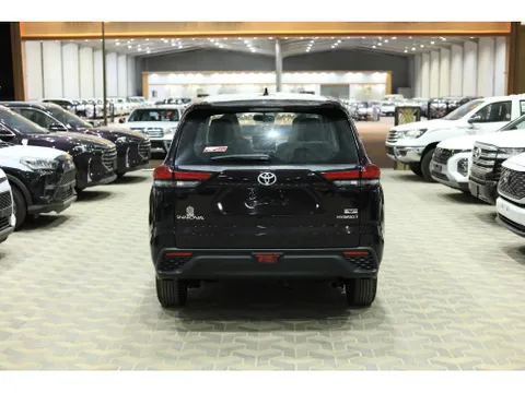 Discover undefined undefined Exterior Interior Images.Find all aspects and details of cars.