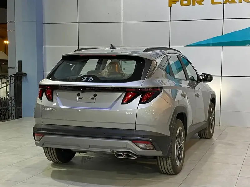 Discover undefined undefined Exterior Interior Images.Find all aspects and details of cars.