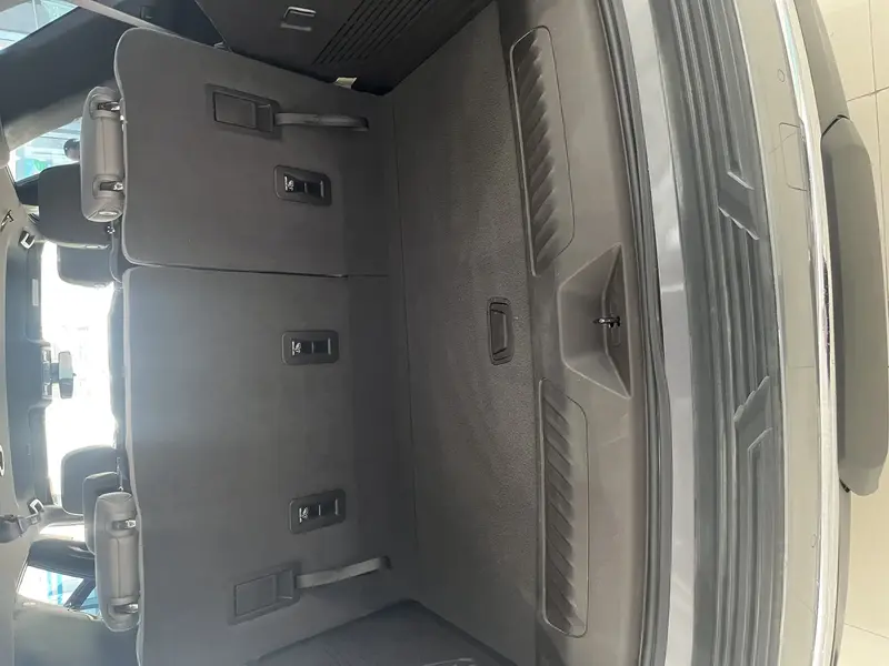 Discover undefined undefined Exterior Interior Images.Find all aspects and details of cars.