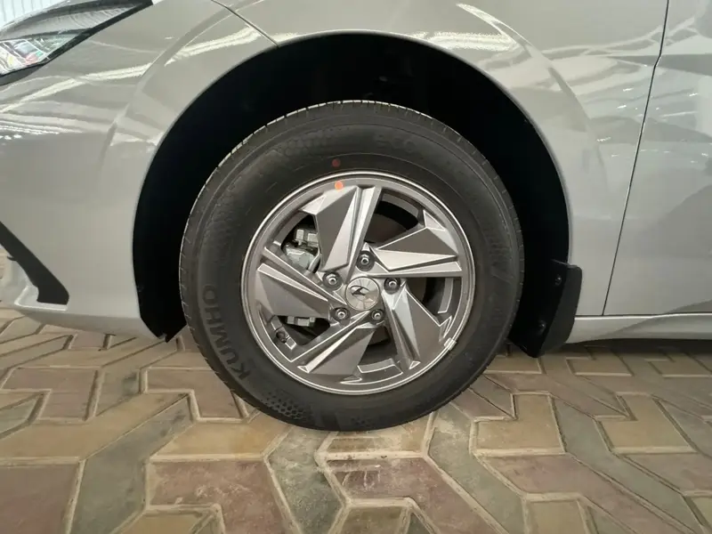 Hyundai Elantra 2025