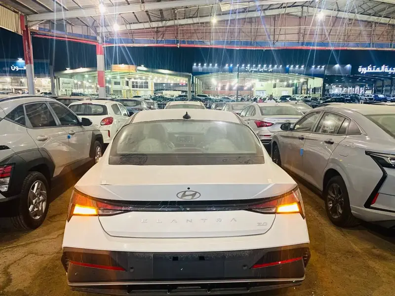 Hyundai Elantra 2025