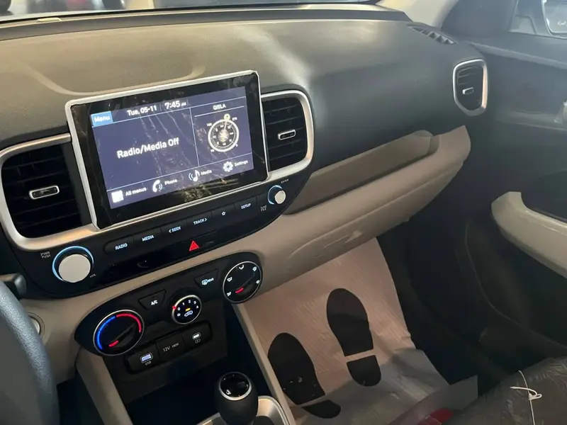Discover undefined undefined Exterior Interior Images.Find all aspects and details of cars.