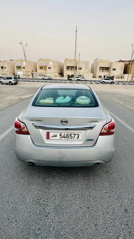 استكشف undefined undefined الصور الخارجية والداخلية. اكتشف جميع جوانب وتفاصيل السيارات.