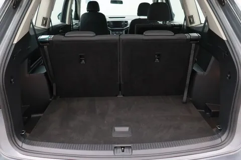 Discover undefined undefined Exterior Interior Images.Find all aspects and details of cars.