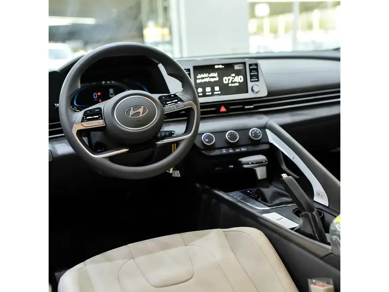Hyundai Elantra 2025