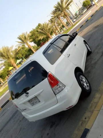 استكشف undefined undefined الصور الخارجية والداخلية. اكتشف جميع جوانب وتفاصيل السيارات.