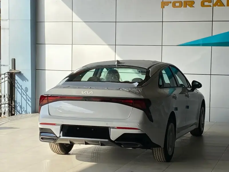 KIA K5 2025