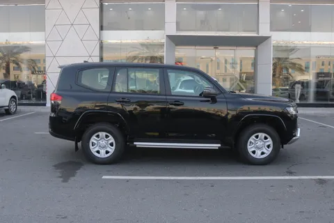 Discover undefined undefined Exterior Interior Images.Find all aspects and details of cars.