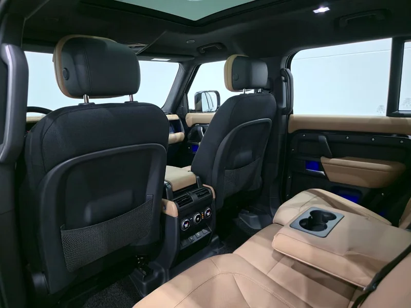 لاند روفر ديفندر 2025