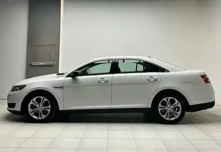 ford ford-taurus image Ford Taurus 2013
