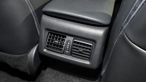 New Toyota Camry 2.5L SE 178 HP 2023