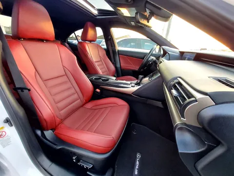 Lexus IS 300 2019