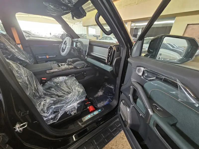 Discover undefined undefined Exterior Interior Images.Find all aspects and details of cars.