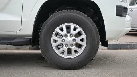 New Mitsubishi L200 2.4L Double Cab GLX Diesel 4WD 2025