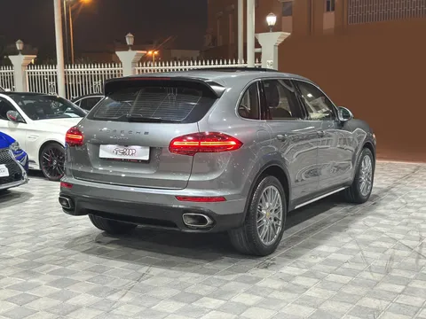 Porsche Cayenne Base 2016