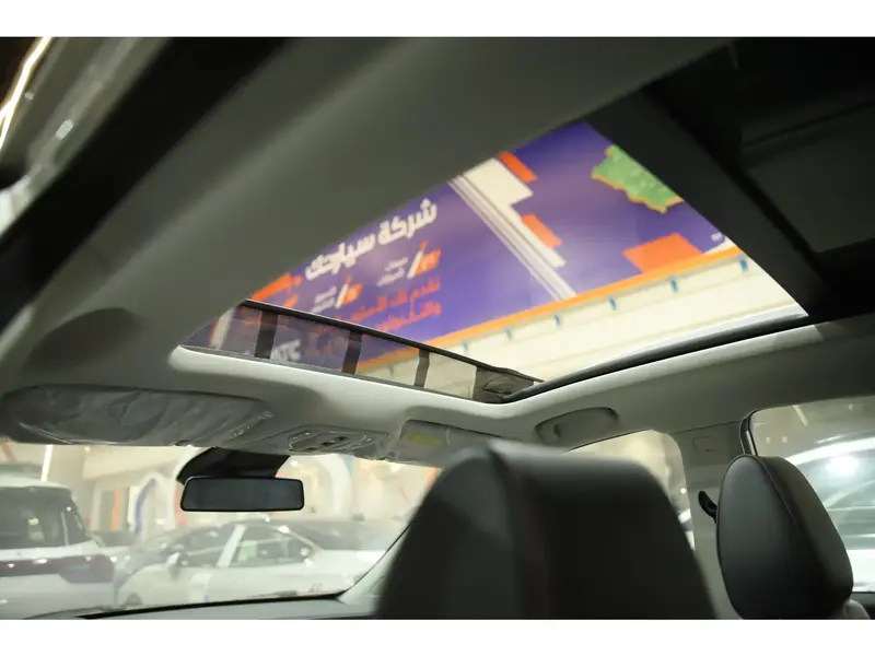 Discover undefined undefined Exterior Interior Images.Find all aspects and details of cars.
