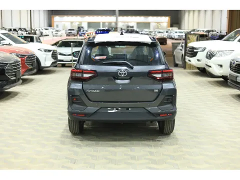Discover undefined undefined Exterior Interior Images.Find all aspects and details of cars.