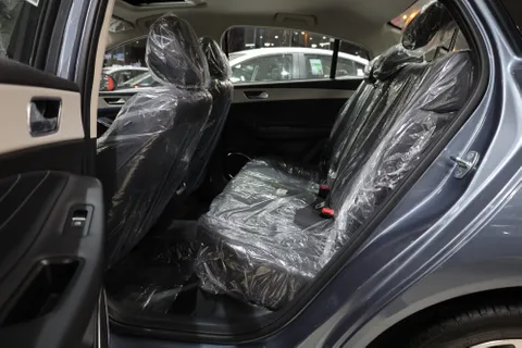 Discover undefined undefined Exterior Interior Images.Find all aspects and details of cars.