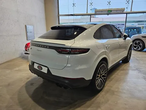 Discover undefined undefined Exterior Interior Images.Find all aspects and details of cars.