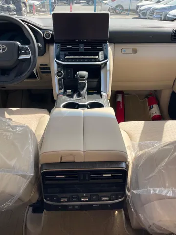 New Toyota Land Cruiser 3.5T VXR 2025