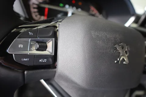 New Peugeot Landtrek 2.4T DC 4x4 A/T 2023