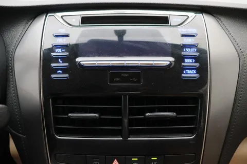 Toyota Yaris Sedan 2021