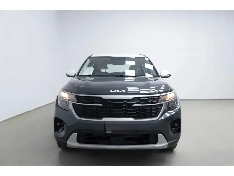 Discover undefined undefined Exterior Interior Images.Find all aspects and details of cars.