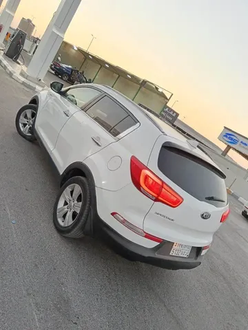 Discover undefined undefined Exterior Interior Images.Find all aspects and details of cars.