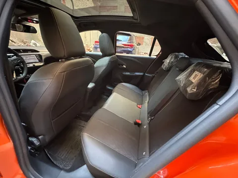 Discover undefined undefined Exterior Interior Images.Find all aspects and details of cars.