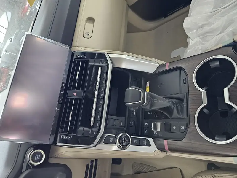 Toyota Land Cruiser Wagon 2025