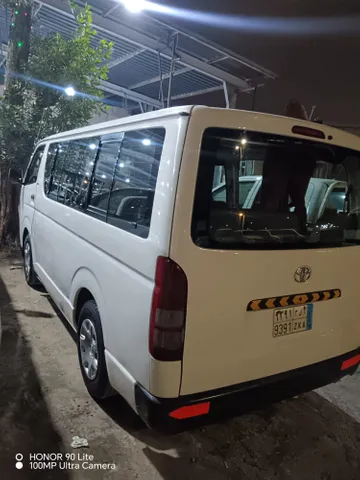 Toyota Hiace 2010