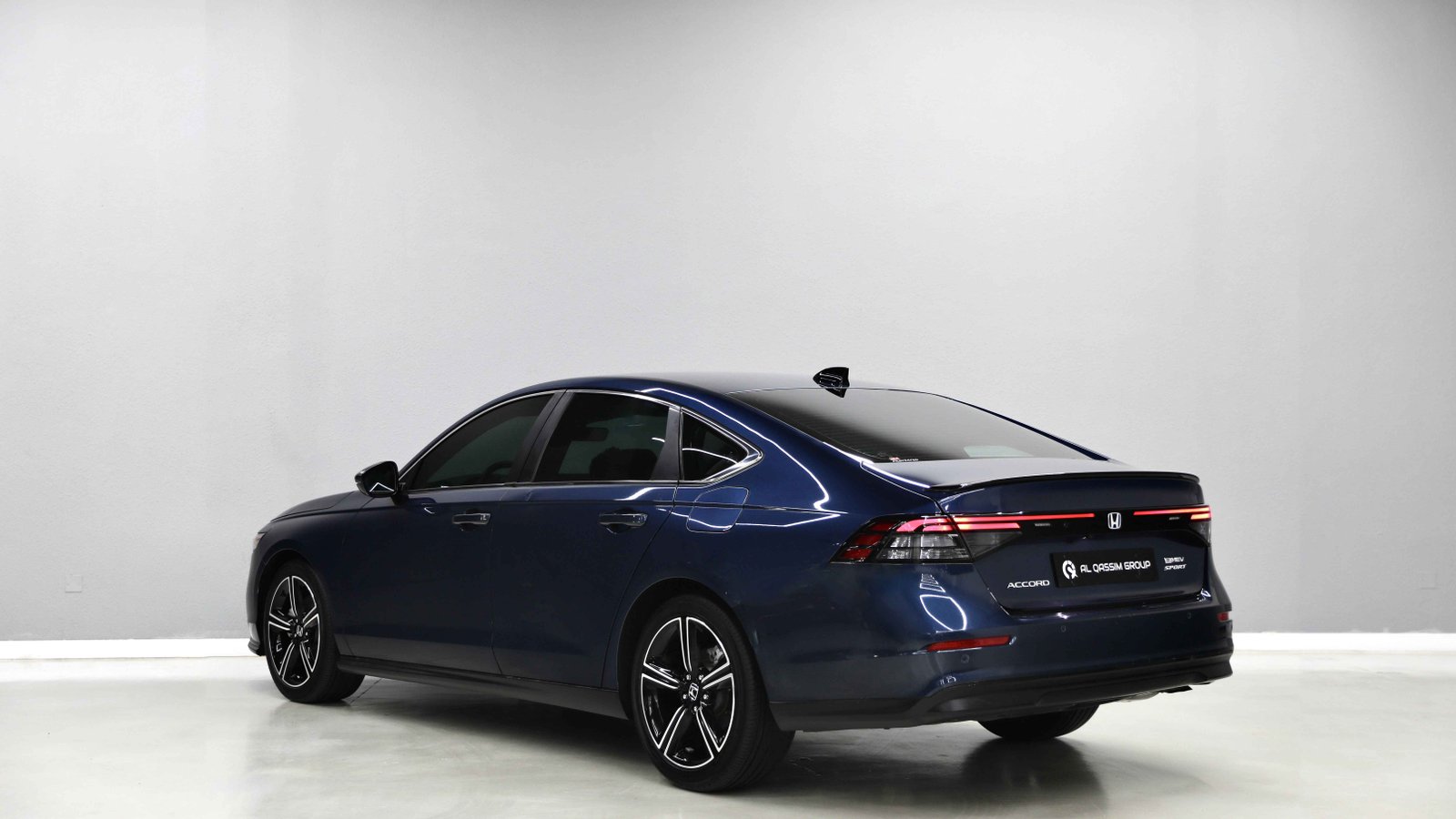 Discover undefined undefined Exterior Interior Images.Find all aspects and details of cars.