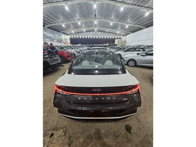 Hyundai Elantra 2025