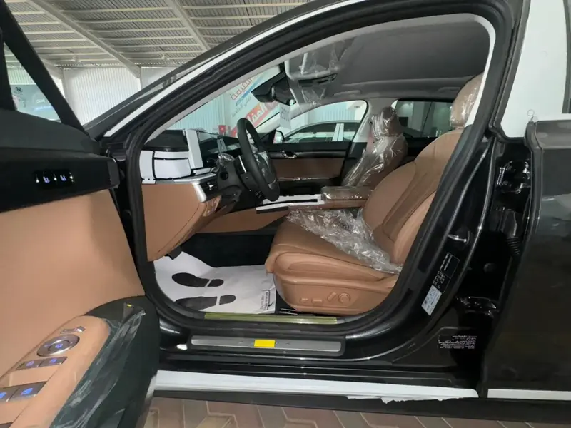 Discover undefined undefined Exterior Interior Images.Find all aspects and details of cars.