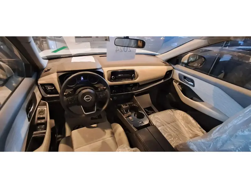Discover undefined undefined Exterior Interior Images.Find all aspects and details of cars.