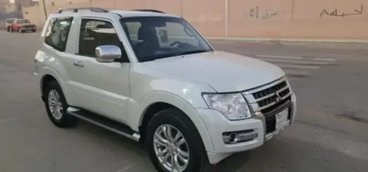 mitsubishi pajero image Mitsubishi Pajero 2018