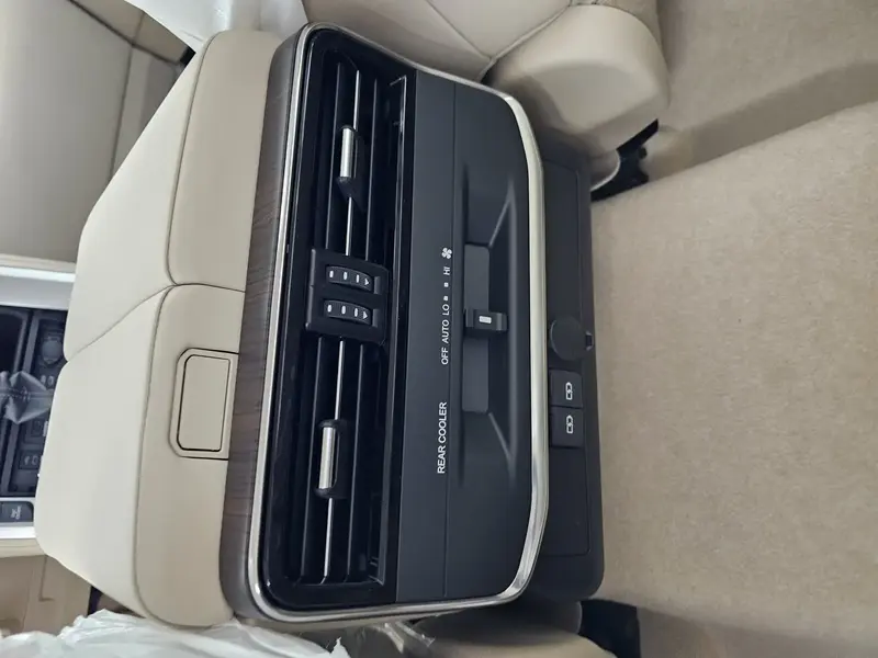 Toyota Land Cruiser Wagon 2025