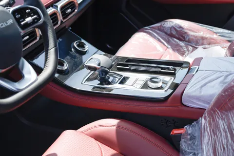 Discover undefined undefined Exterior Interior Images.Find all aspects and details of cars.