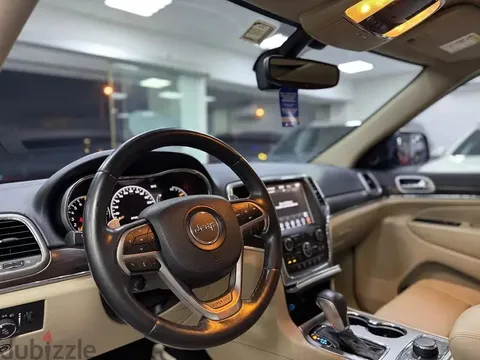 Discover undefined undefined Exterior Interior Images.Find all aspects and details of cars.